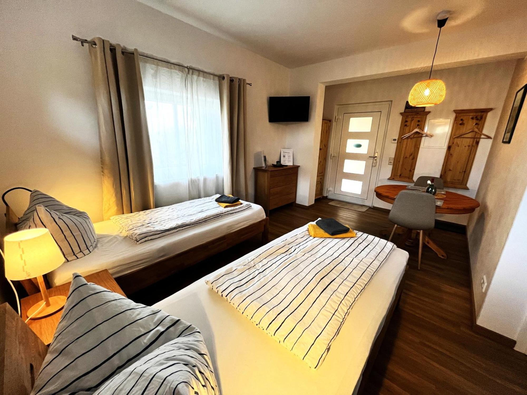 Ferienwohnungen Landeskrone Dresde Exterior foto